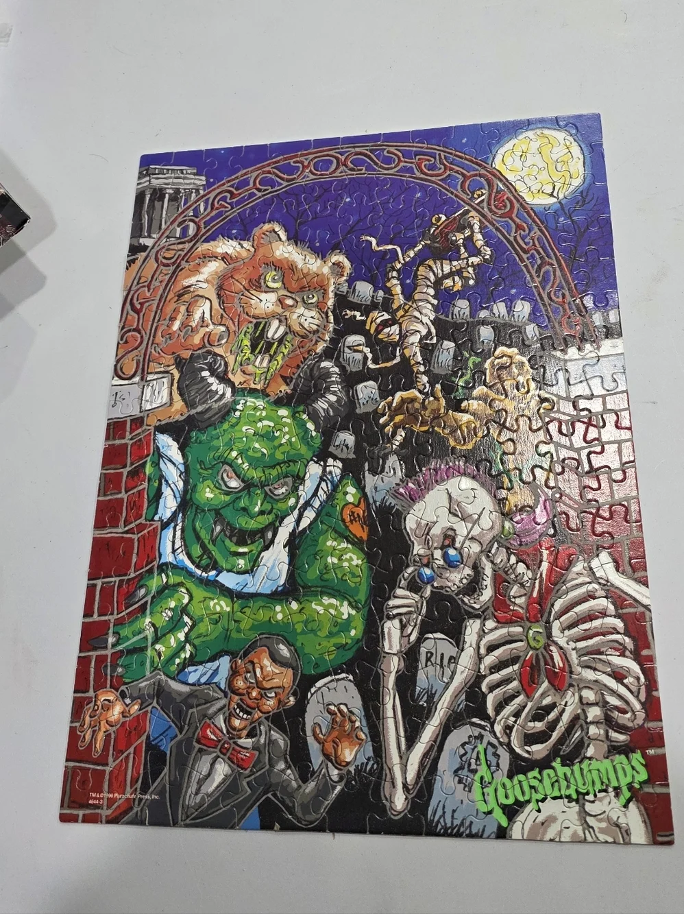 Vintage Goosebumps Glow in the Dark Jigsaw 200 Piece Puzzle Milton Bradley, 1996